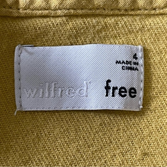 Aritzia wilfred free jumper worn on Josie on Riverdale size 4 button front - Picture 9 of 12